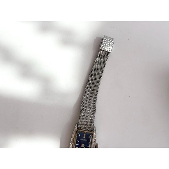 Seiko 11-3189 Silver T Wind Up Ladies Vintage Wristwatch - 15mm - WORKS! - Picture 3 of 13